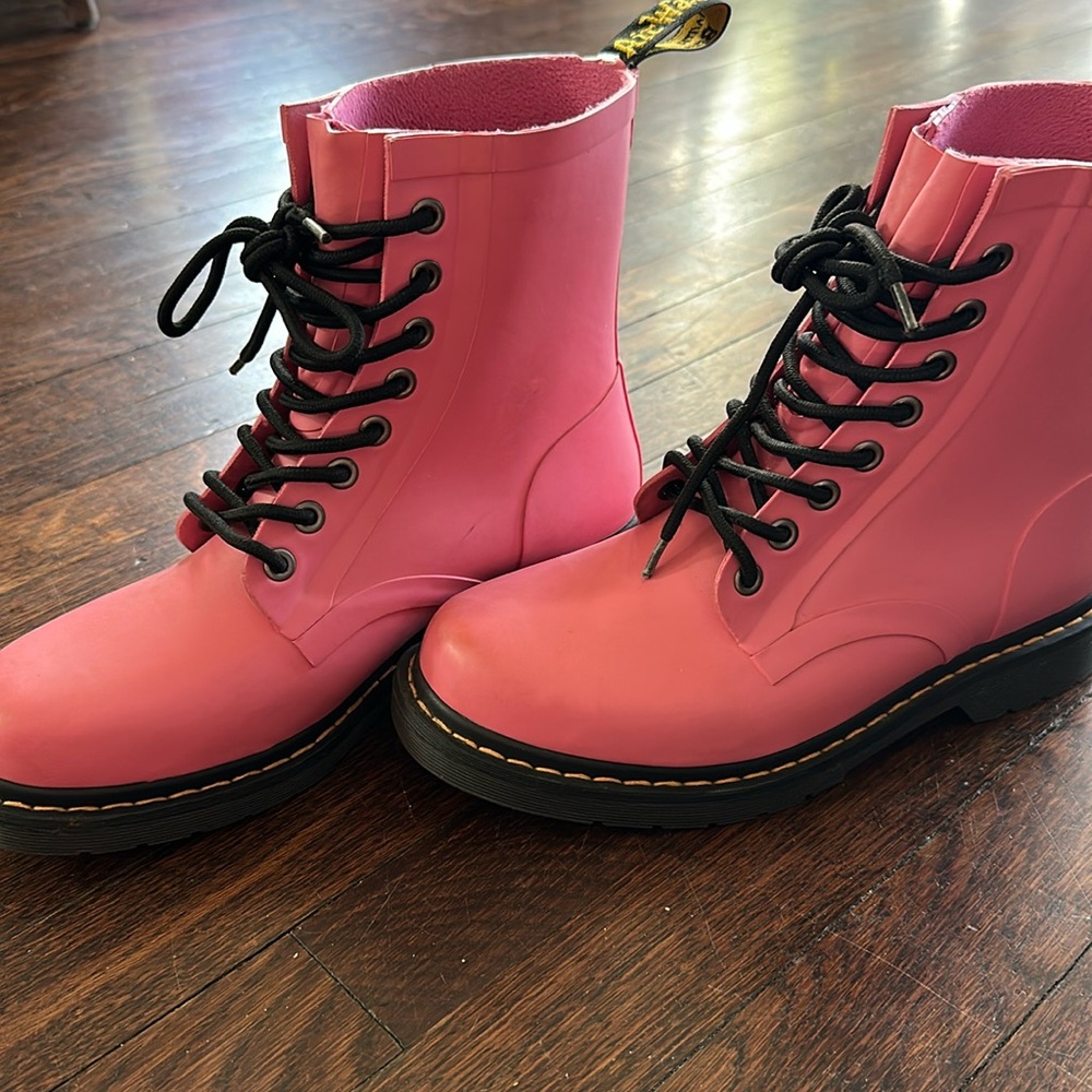 Dr Marten rain boots size 9 never worn